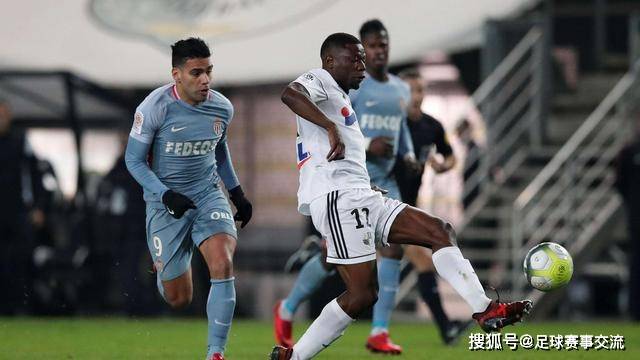  布雷斯特主帅辞职 助教暂代掌帅印  