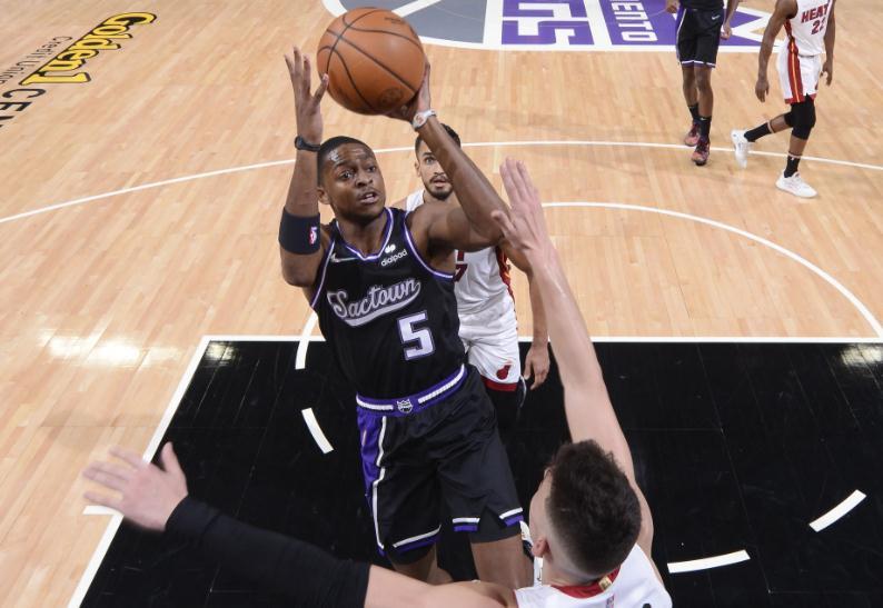  福克斯准绝杀国王主场一分险胜勇士保希望