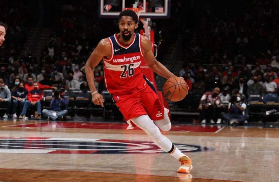  篮网丁威迪替补登场率队逆转战胜步行者