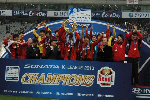  波鸿主场球迷山呼海啸，助威声浪助推球队逆袭